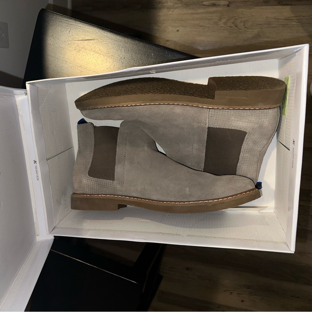 Steve Madden Chelsea boots- lightly worn